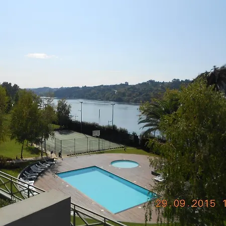 Douro River - Marine Freixo Порту